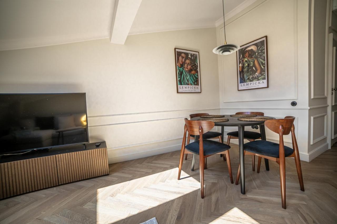 Krolewska Deluxe Comfy Apartment كراكوفيا المظهر الخارجي الصورة